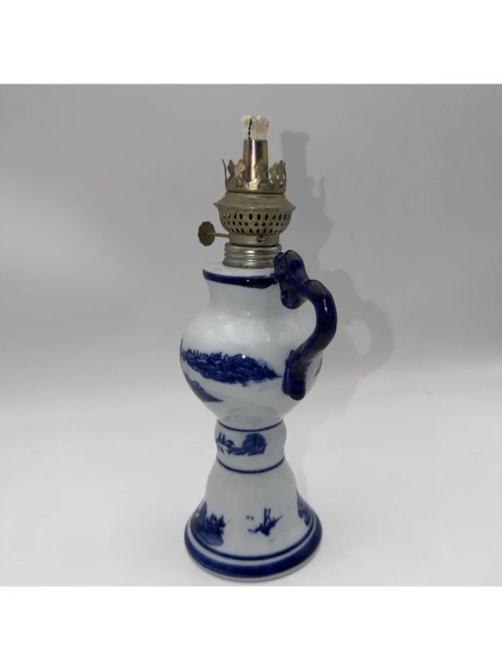 Victoria Ware Ironstone Chamber Oil Lamp Lantern,‎ 10.5